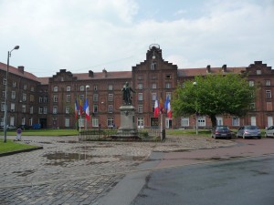 Palais social et statue de Godin