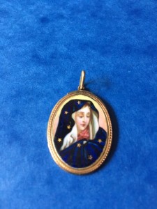 Médaille de la Vierge recto